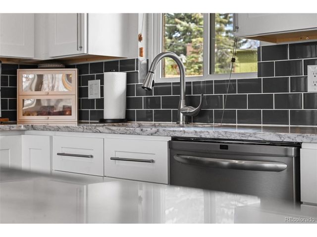 323 E Briarwood Dr, Centennial, CO 80122