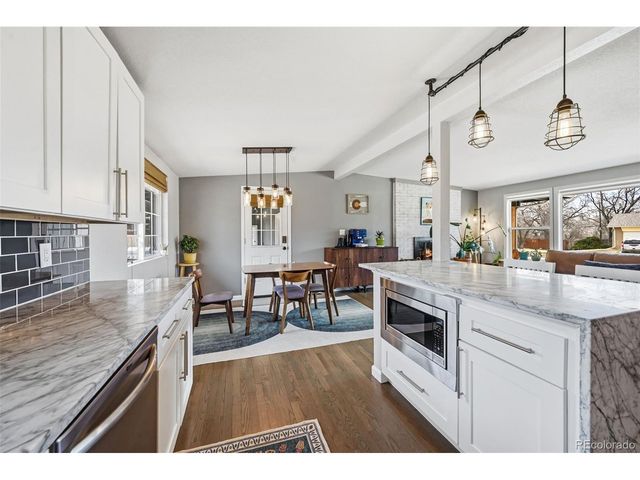 323 E Briarwood Dr, Centennial, CO 80122