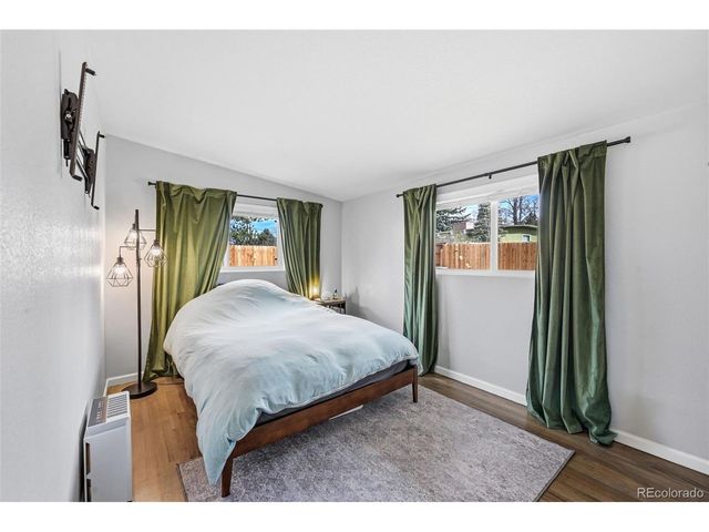 323 E Briarwood Dr, Centennial, CO 80122