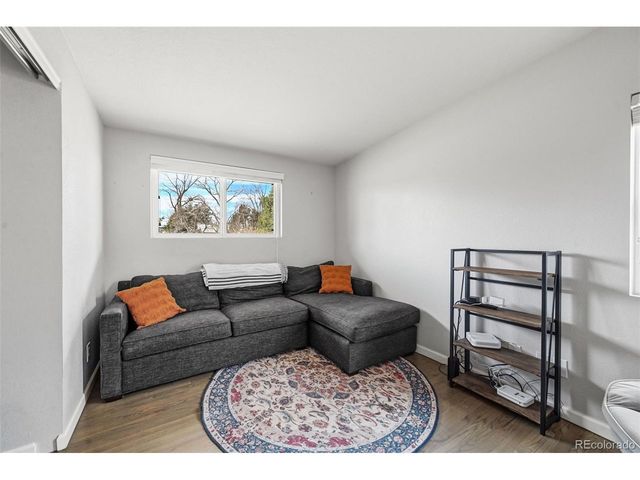 323 E Briarwood Dr, Centennial, CO 80122