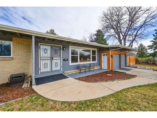 323 E Briarwood Dr, Centennial, CO 80122