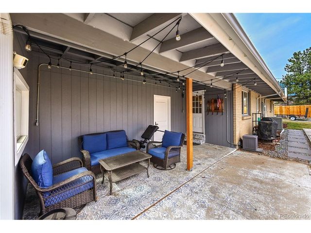 323 E Briarwood Dr, Centennial, CO 80122