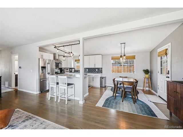 323 E Briarwood Dr, Centennial, CO 80122