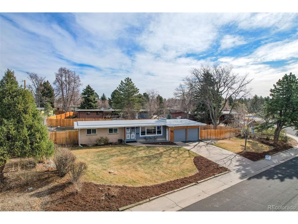 323 E Briarwood Dr, Centennial, CO 80122