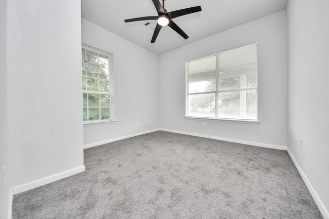 114 N Holmes Street, La Porte, TX 77571