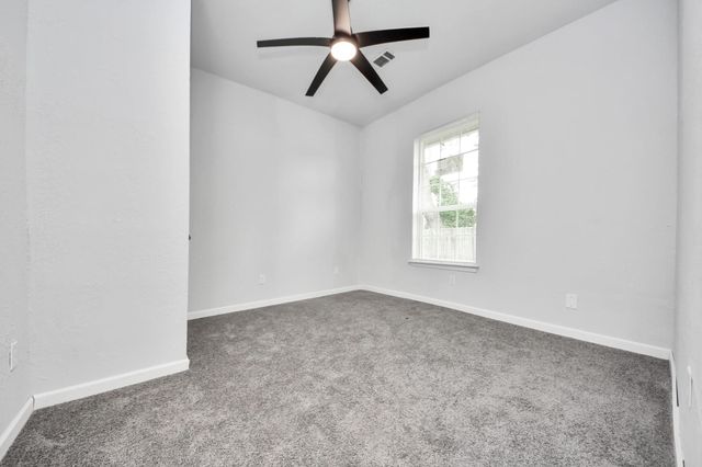 114 N Holmes Street, La Porte, TX 77571