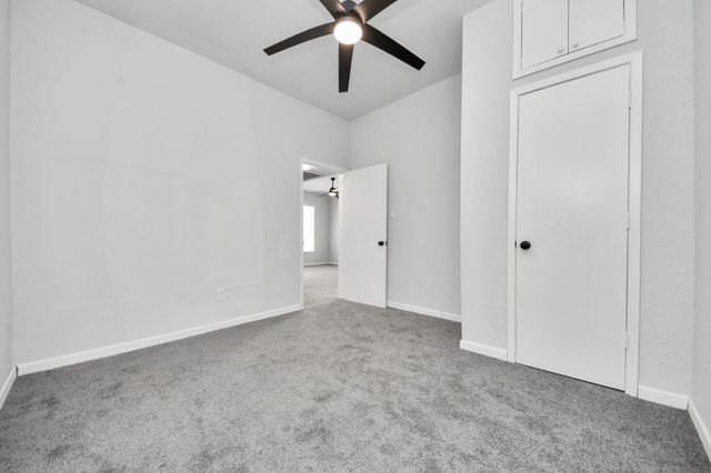 114 N Holmes Street, La Porte, TX 77571