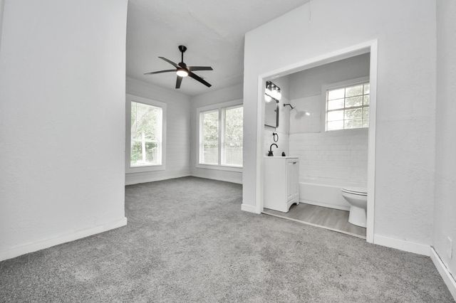 114 N Holmes Street, La Porte, TX 77571