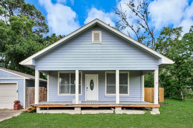 114 N Holmes Street, La Porte, TX 77571