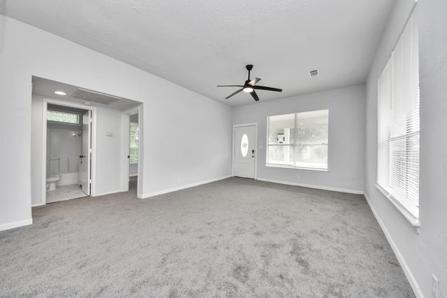 114 N Holmes Street, La Porte, TX 77571