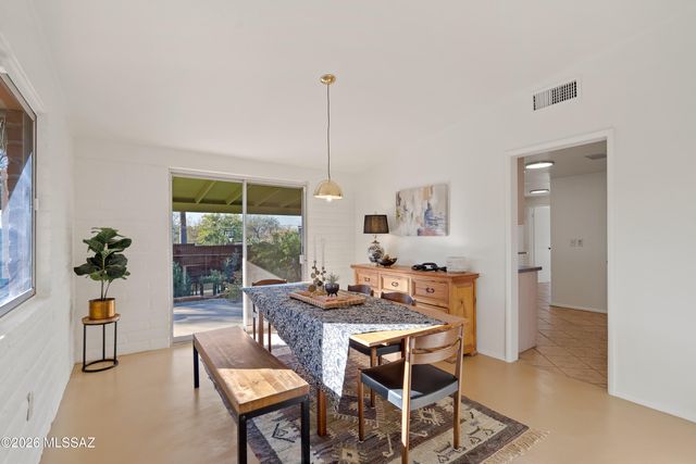 7140 N Edgewood Place, Tucson, AZ 85704