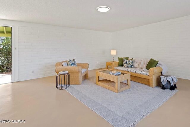 7140 N Edgewood Place, Tucson, AZ 85704