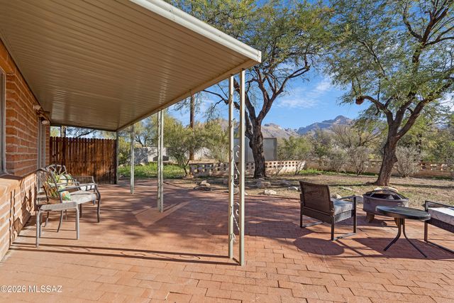 7140 N Edgewood Place, Tucson, AZ 85704