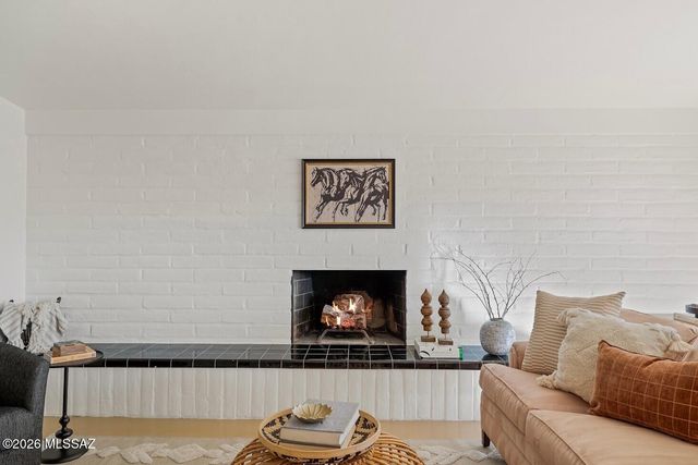 7140 N Edgewood Place, Tucson, AZ 85704