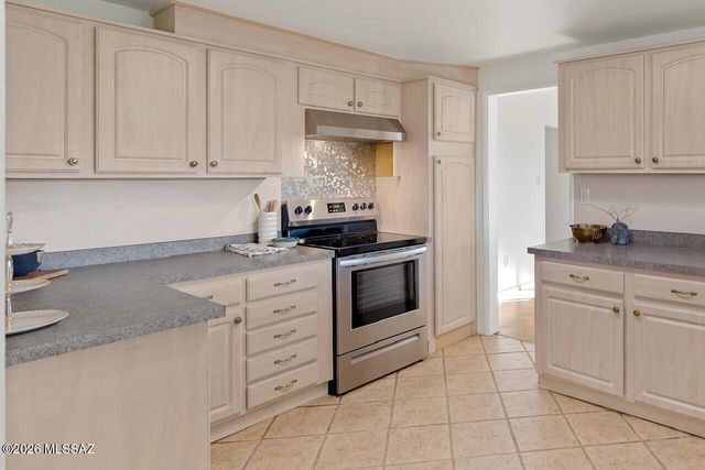 7140 N Edgewood Place, Tucson, AZ 85704