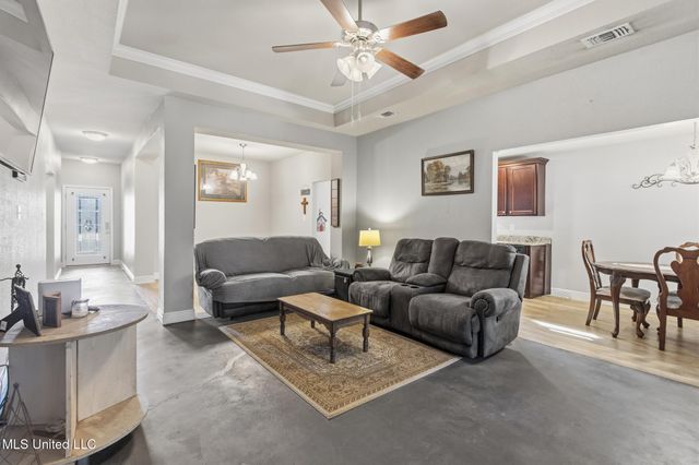 10538 Roundhill Drive, Gulfport, MS 39503