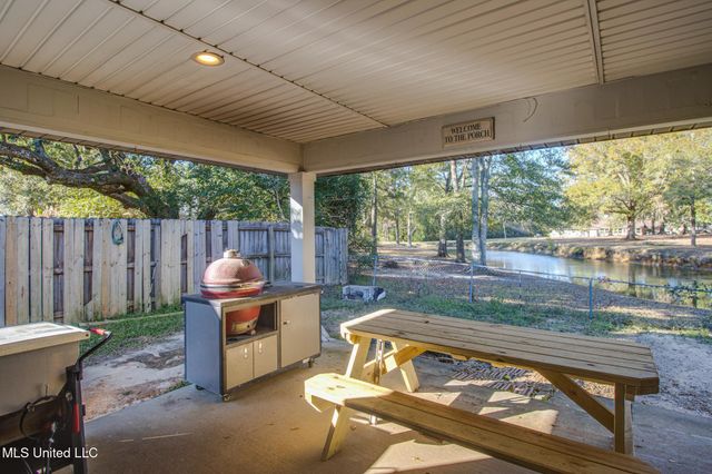 10538 Roundhill Drive, Gulfport, MS 39503