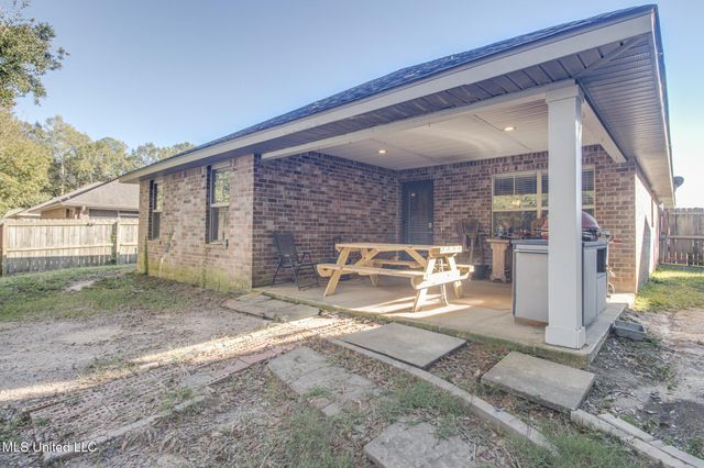 10538 Roundhill Drive, Gulfport, MS 39503