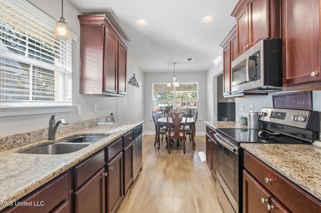 10538 Roundhill Drive, Gulfport, MS 39503