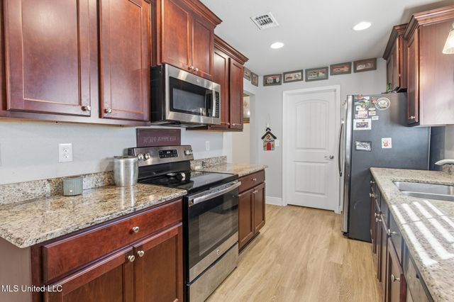 10538 Roundhill Drive, Gulfport, MS 39503