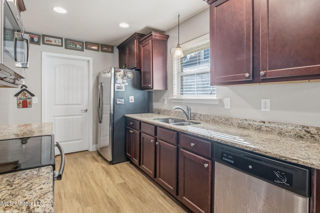 10538 Roundhill Drive, Gulfport, MS 39503