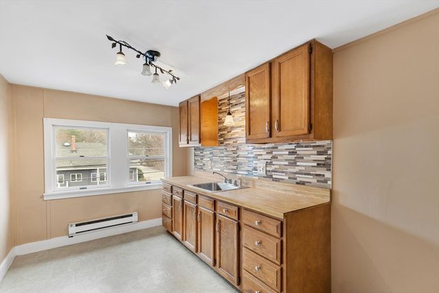 20 Great Woods Rd, Lynn, MA 01904