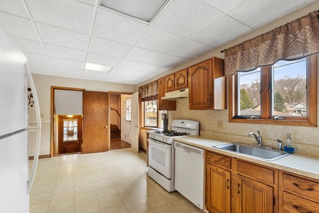 20 Great Woods Rd, Lynn, MA 01904