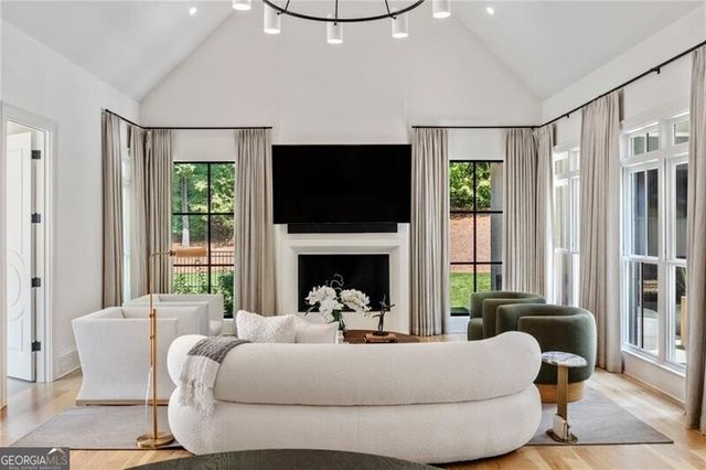 1191 W Conway Drive, Atlanta, GA 30327