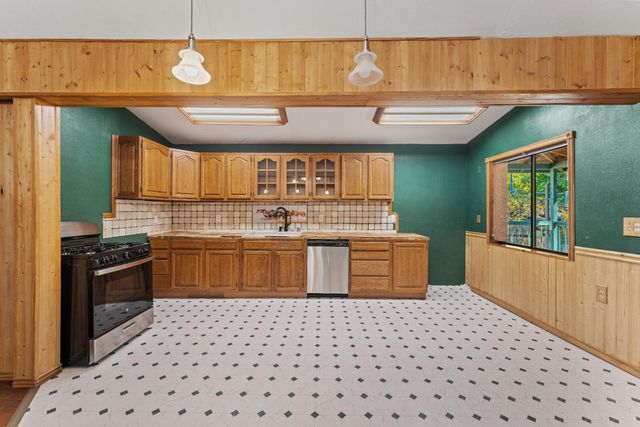 16548 New York House Rd, Brownsville, CA 95919