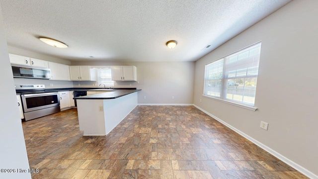 308 Parkton Drive, Richlands, NC 28574