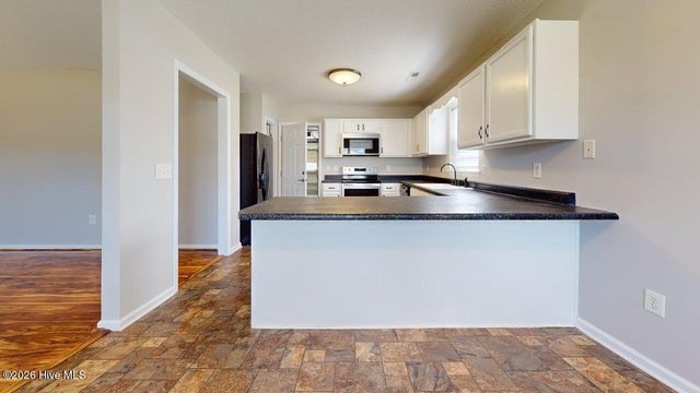 308 Parkton Drive, Richlands, NC 28574