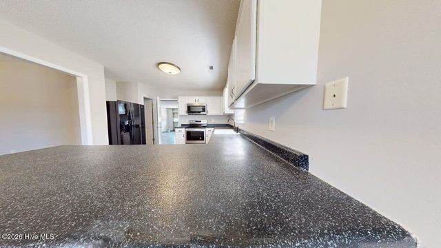 308 Parkton Drive, Richlands, NC 28574