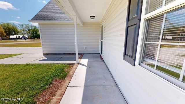 308 Parkton Drive, Richlands, NC 28574