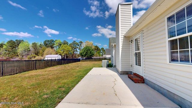 308 Parkton Drive, Richlands, NC 28574