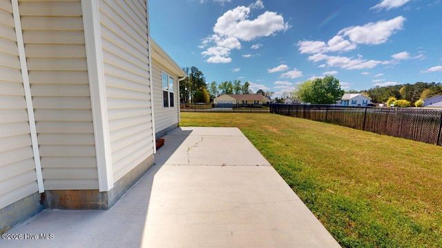 308 Parkton Drive, Richlands, NC 28574