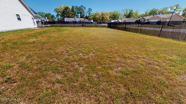 308 Parkton Drive, Richlands, NC 28574