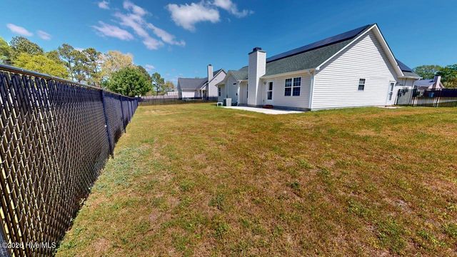 308 Parkton Drive, Richlands, NC 28574