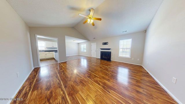 308 Parkton Drive, Richlands, NC 28574