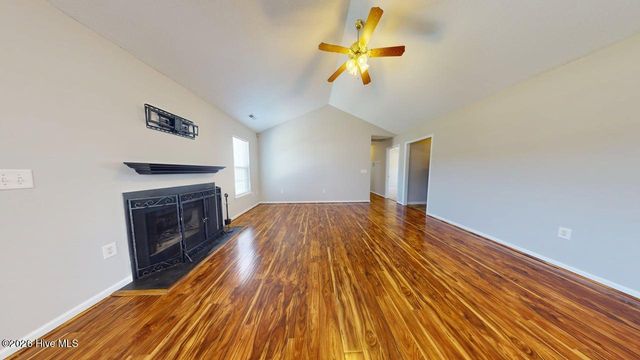 308 Parkton Drive, Richlands, NC 28574