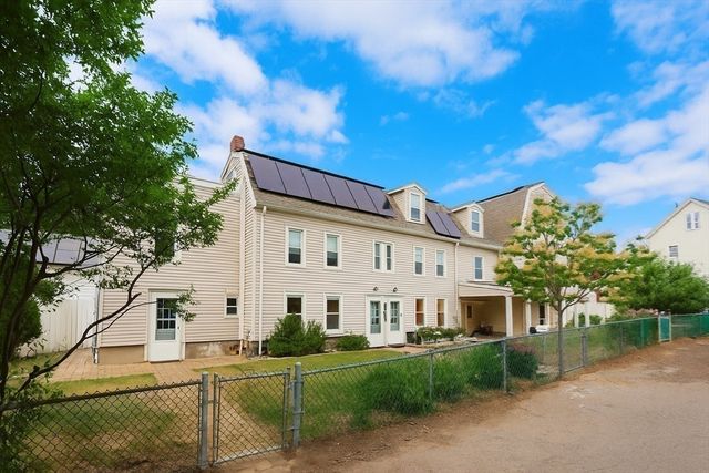 16 Beacon Place 16, Melrose, MA 02176