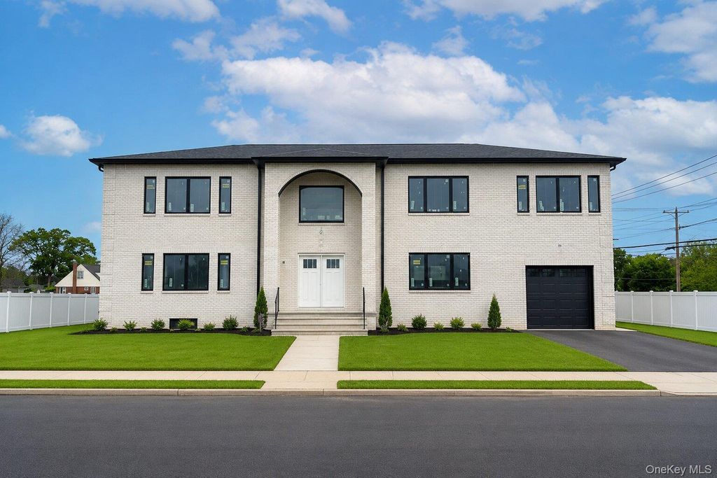 423 Holmes Street, Levittown, NY 11756 — exterior