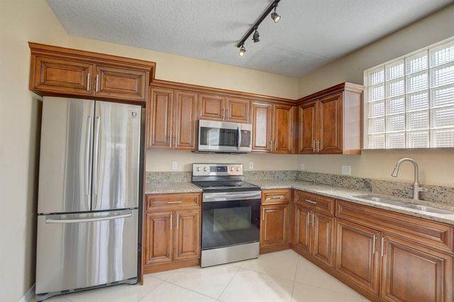 11073 Harbour Springs Circle, Boca Raton, FL 33428