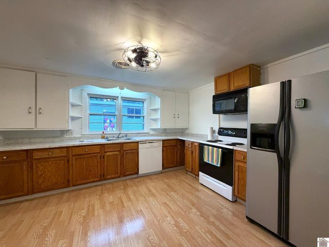314 Irvan St, Murray, KY 42071