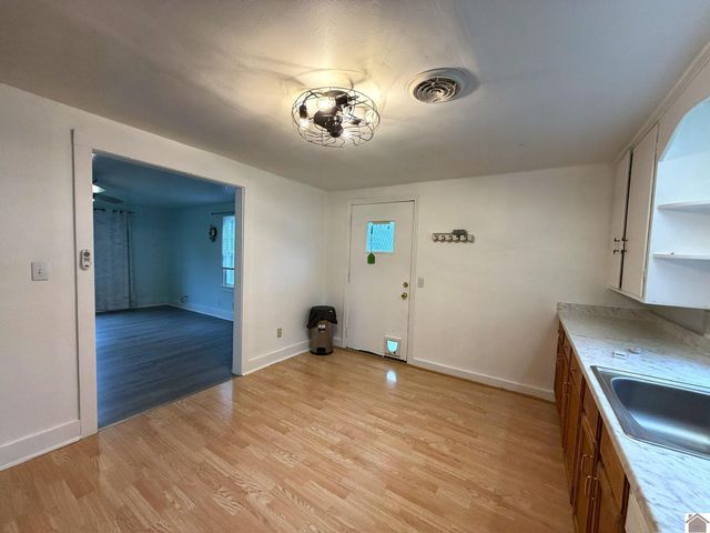 314 Irvan St, Murray, KY 42071