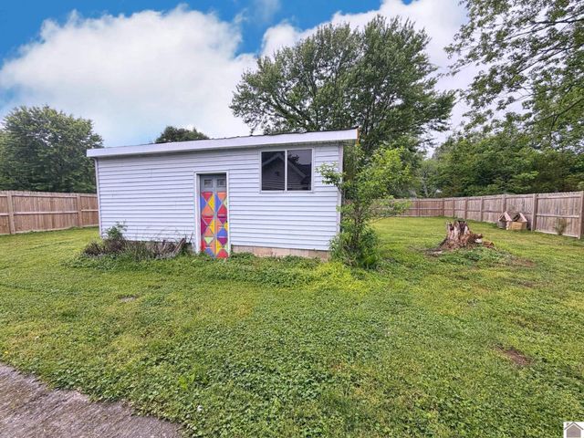 314 Irvan St, Murray, KY 42071