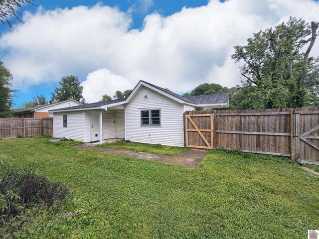314 Irvan St, Murray, KY 42071
