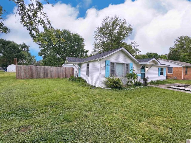 314 Irvan St, Murray, KY 42071