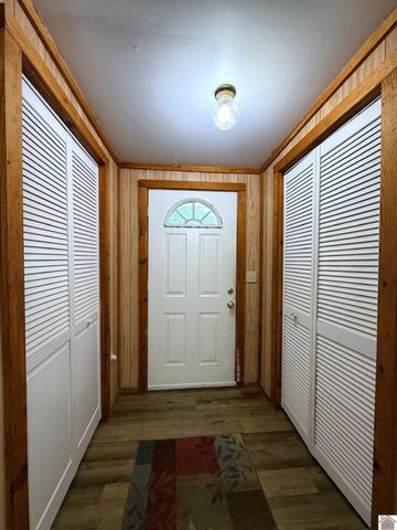 314 Irvan St, Murray, KY 42071