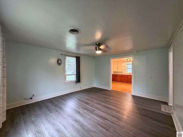 314 Irvan St, Murray, KY 42071