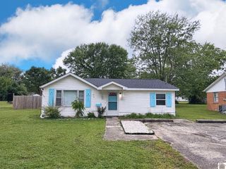 314 Irvan St, Murray, KY 42071